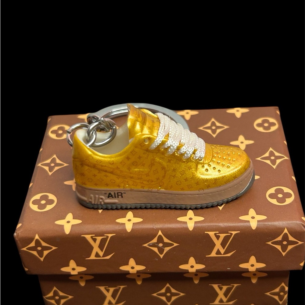 Sneaker Keychain - NIP - Picture 3 of 6